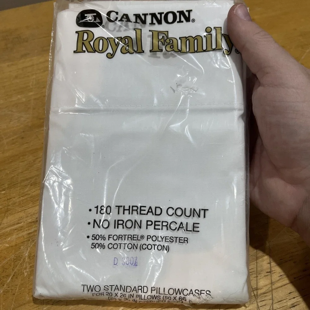 Vintage White Cannon Royal Family No Iron Parcale 2 Standard Pillow‎ Cases USA